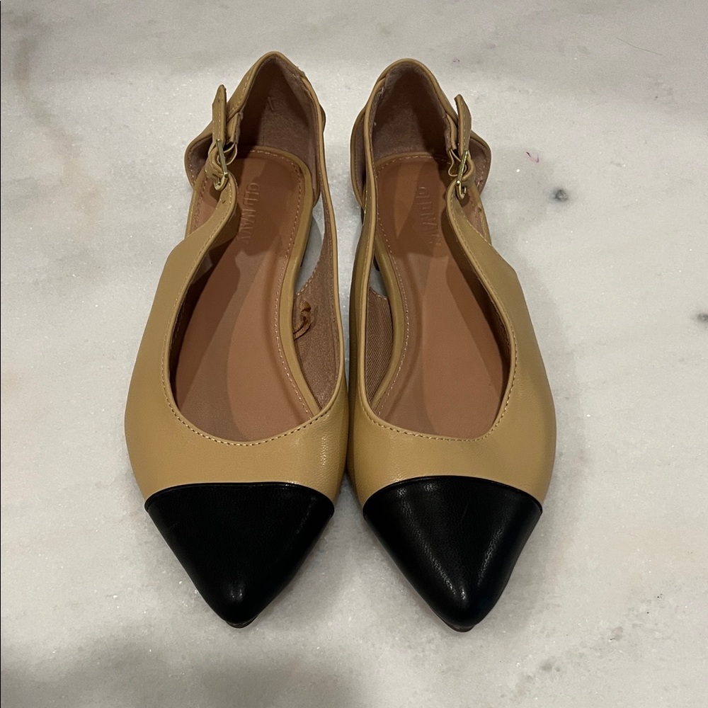 Old Navy Black and Tan Women's Flats